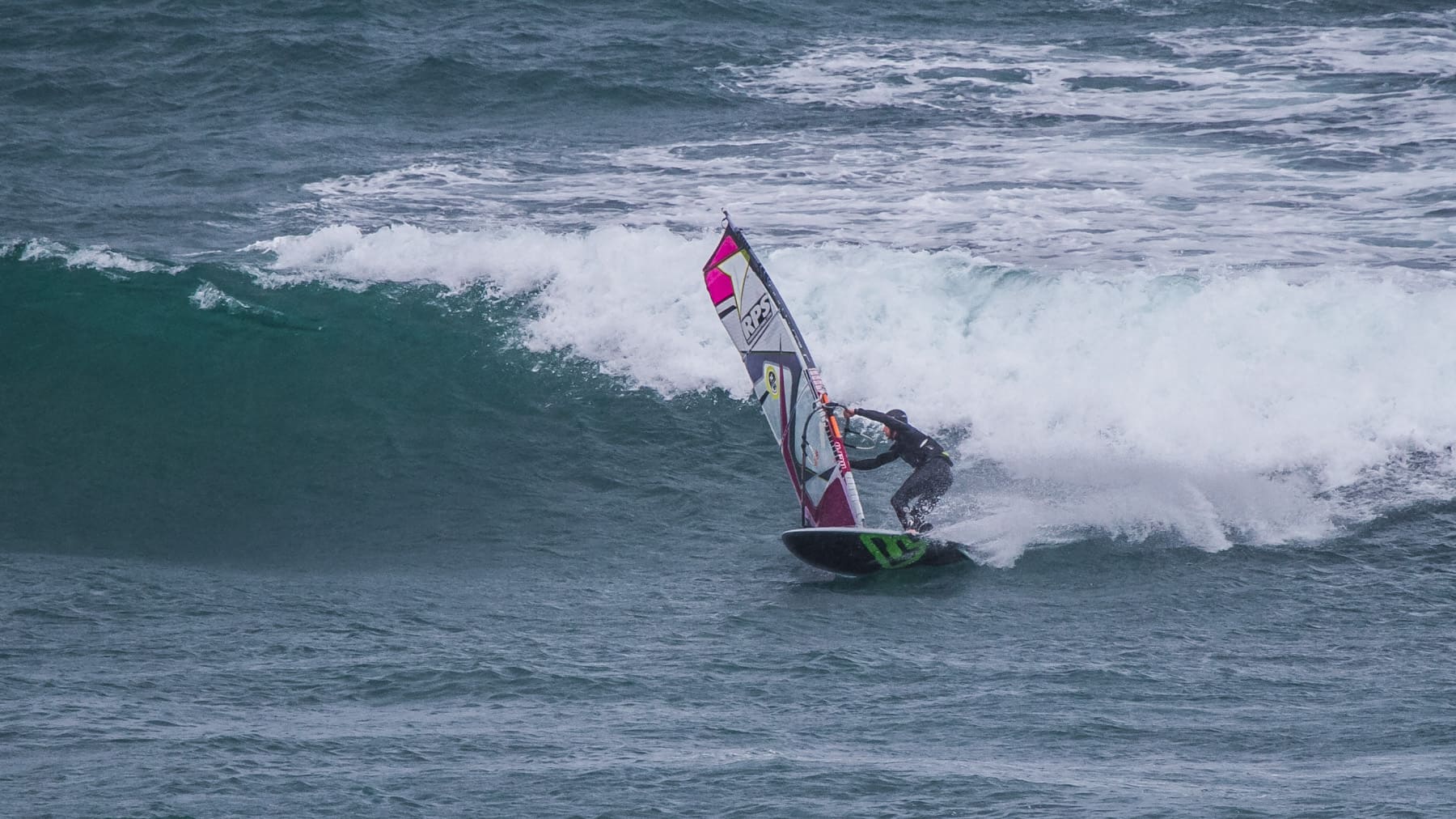 Surfies Point: Surf Spot and Beach Activities