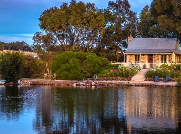 A Visitor's Guide to the Best of Canberra